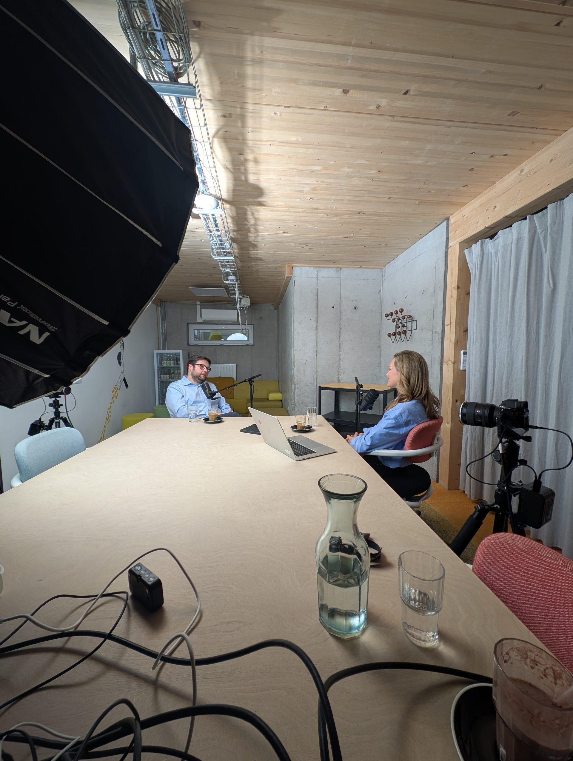 Mobiles Podcast Setup im Büro des Kunden