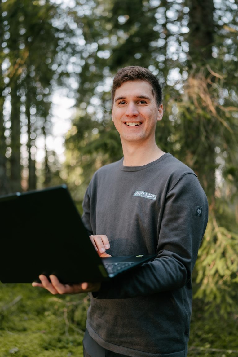 Lukas Lehmann, Gründer von Forest Stories, im Schwarzwald